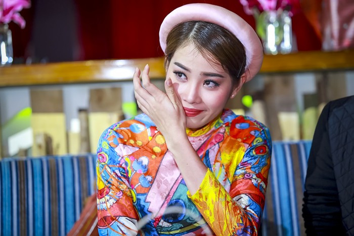 Hoa khôi Nam Em liên tiếp bị xử phạt