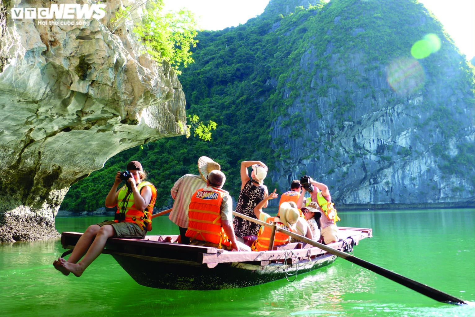 Việt Nam mở cửa du lịch, đón khách quốc tế