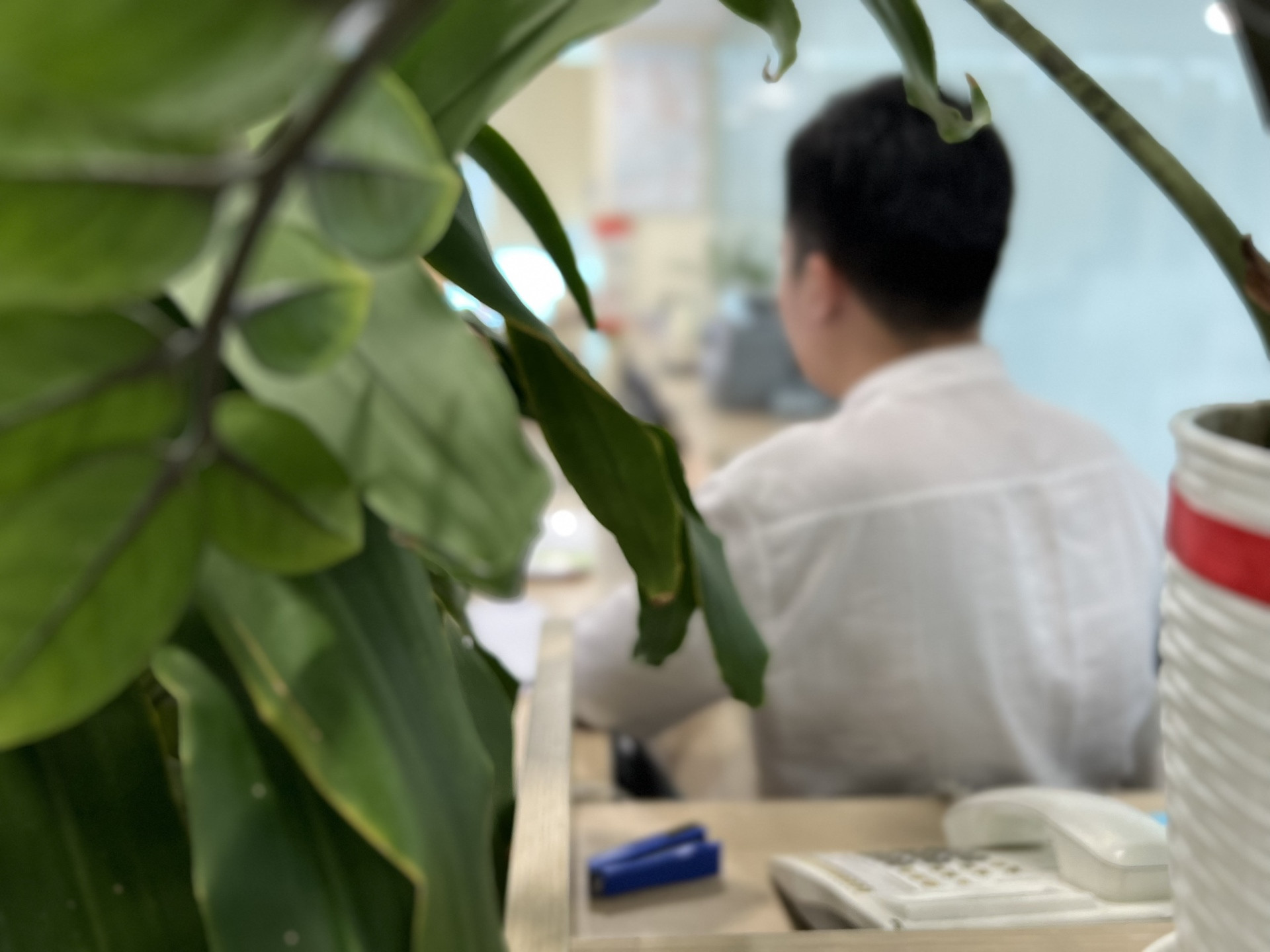 Cán bộ, công chức nghỉ việc vì áp lực, lương thấp