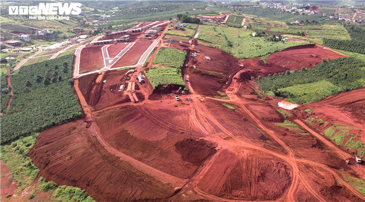 Cạo sạch màu xanh, phù phép đưa 'rừng' bê tông lên đồi 41ha ở Lâm Đồng