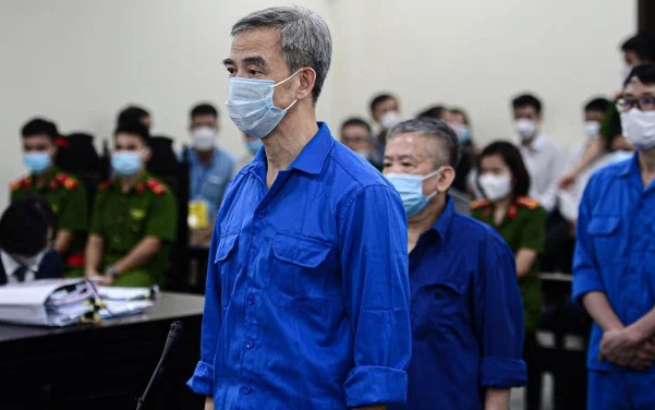 Xét xử cựu Giám đốc Bệnh viện Tim Hà Nội Nguyễn Quang Tuấn và các đồng phạm