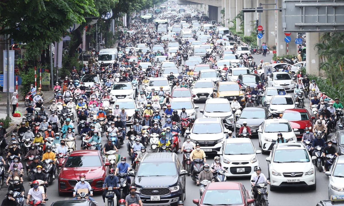 Hà Nội cấm xe máy xăng dầu chạy trong Vành đai 1 từ tháng 7/2026