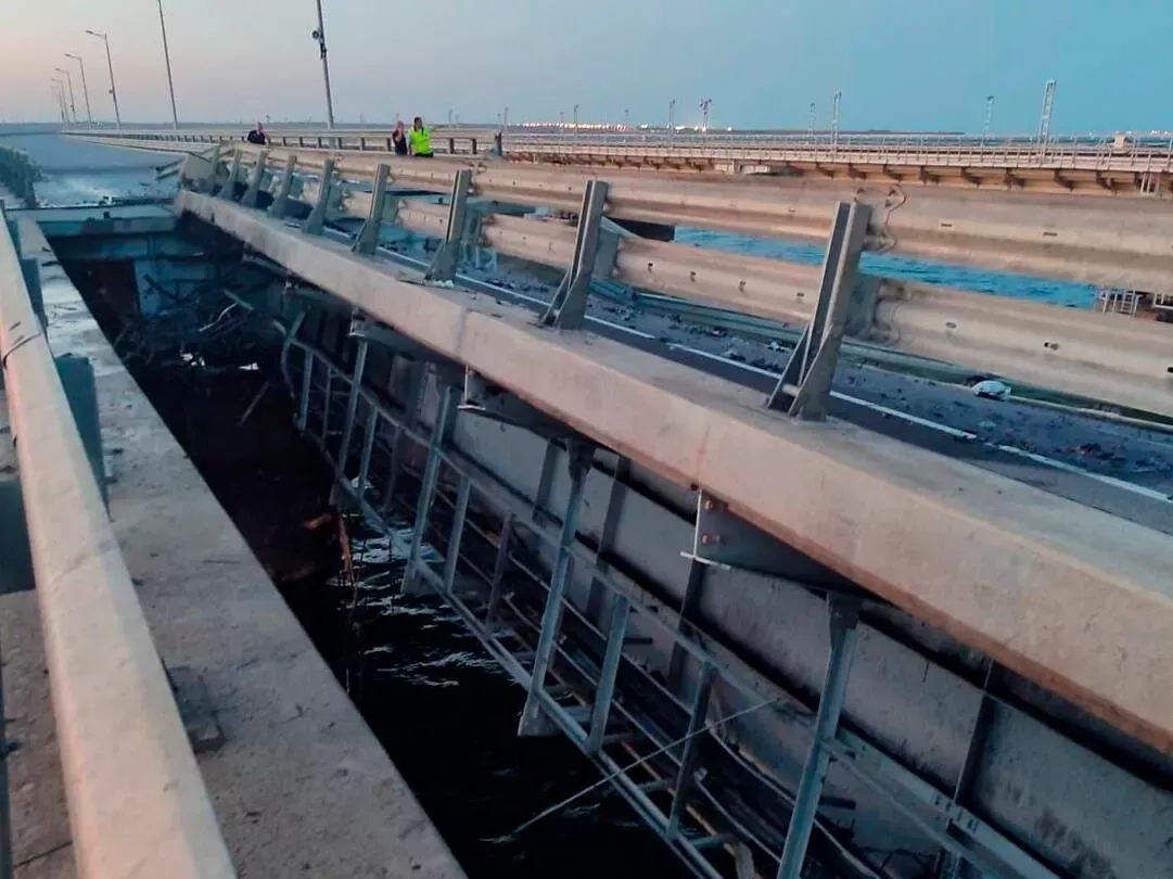 Nga cáo buộc Ukraine tấn công cầu Crimea