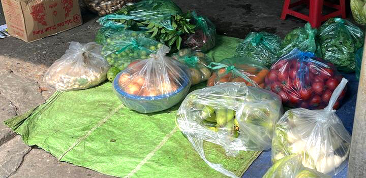 Hà Nội ‘tạm biệt’ túi nilon dùng một lần