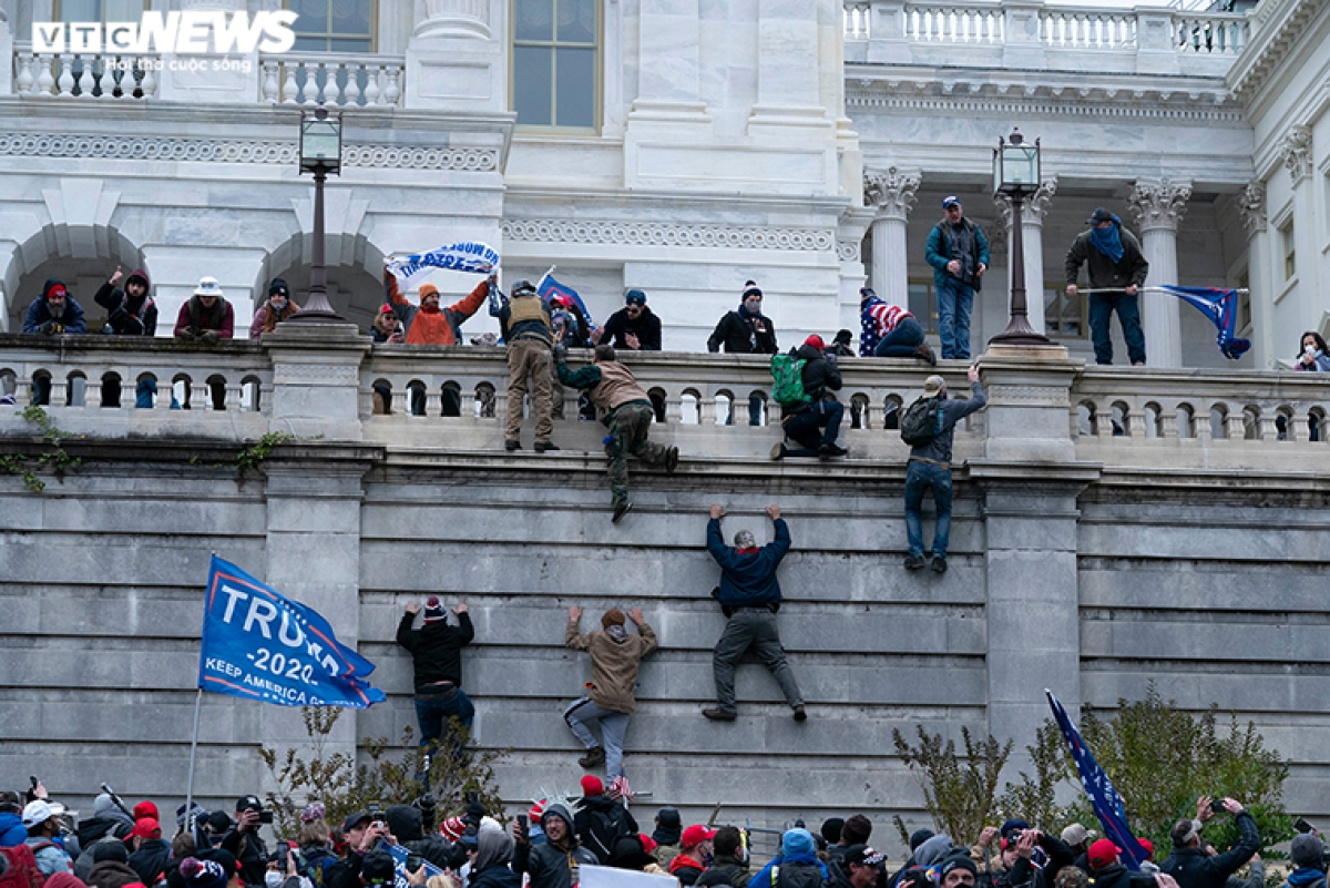 Bạo loạn chưa từng thấy ở toà nhà Quốc hội Mỹ