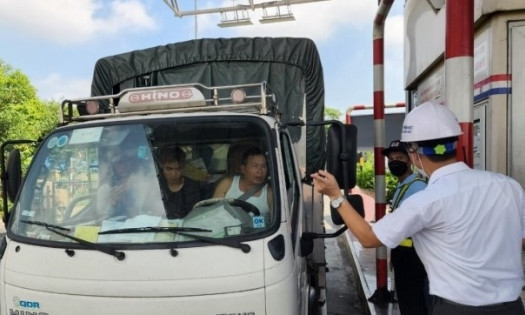 Thu phí không dừng ETC