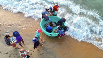 Sinh kế đổi thay, quyền lực giới dịch chuyển