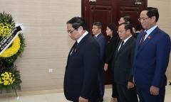 Thủ tướng Phạm Minh Chính viếng nguyên Thủ tướng Trung Quốc Lý Khắc Cường