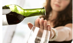 Ép ai đó uống rượu chính là làm điều ác