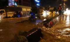Đường phố Biên Hòa mênh mông trong biển nước