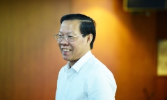 Chủ tịch TP.HCM: Làm công chức TP thì không giàu như doanh nhân nhưng đủ sống