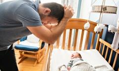 Vợ im lặng nửa tháng mỗi khi cãi nhau, chồng mệt mỏi đến phát điên