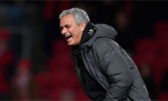 MU đánh bại Liverpool: Hãy gọi Mourinho là HLV hạnh phúc nhất thế gian