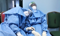 Sau 7,5 năm học và thực hành, thu nhập của bác sĩ trẻ chưa đến 5 triệu đồng