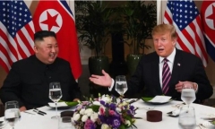 Ông Trump từng đề nghị đưa Kim Jong-un từ Hà Nội về Triều Tiên bằng Không lực 1