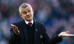 Dựa vào Ronaldo - Cavani, HLV Solskjaer khó giữ ghế ở Man Utd