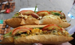 91 người bị ngộ độc, Bộ Y tế yêu cầu tạm đình chỉ cơ sở bánh mì Phượng