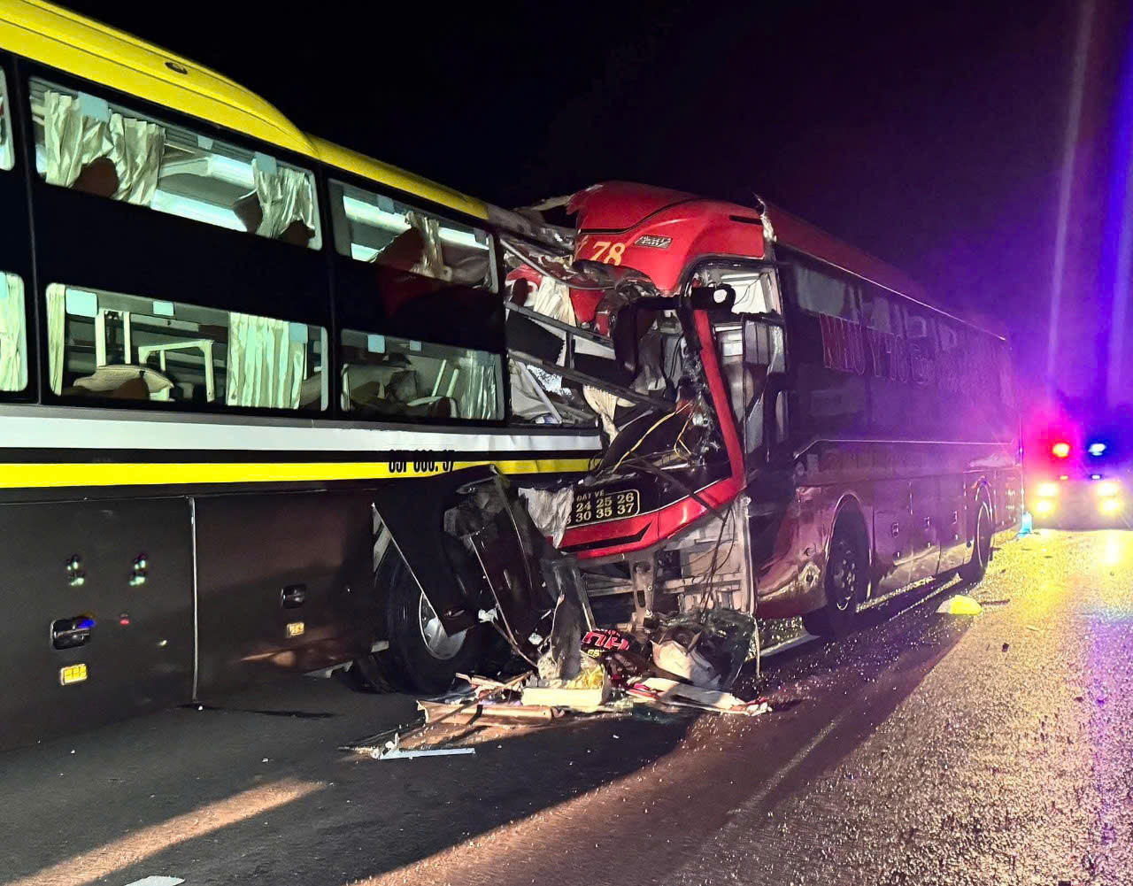 Xe bán tải tông liên hoàn xe máy ở Hà Nội: Nạn nhân kể phút thoát chết thần kỳ