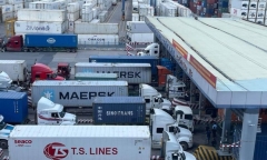 Hàng trăm container chuối, mít, sầu riêng bất ngờ bị 'tuýt còi' xuất Trung Quốc