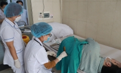 Sốt cao, đau đầu, ai ngờ bị viêm màng não