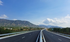 Đưa vào khai thác cao tốc Nha Trang - Cam Lâm và Vĩnh Hảo - Phan Thiết