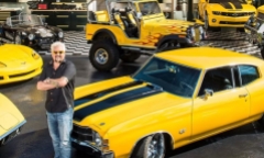 Bộ sưu tập ô tô cổ màu vàng của siêu đầu bếp Mỹ Guy Fieri