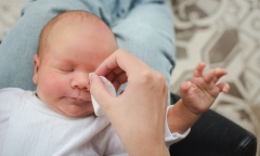 Mối nguy hiểm khi trẻ sơ sinh mắc 'bệnh người lớn'