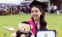 Á hậu Thúy Vân rạng rỡ trong ngày tốt nghiệp đại học