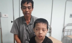 Xót xa cậu bé 13 tuổi mắc bệnh hiếm gặp chưa một ngày được đến trường