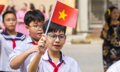 Nhiều phụ huynh lo 'học phí được miễn nhưng phụ phí tăng 3 - 4 lần'
