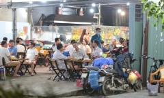 Quán ăn vỉa hè ở TP.HCM ngừng phục vụ tại chỗ từ 22/5