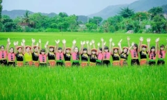 Bộ ảnh kỷ yếu trong trang phục dân tộc H’Mông khiến bạn trẻ thích thú