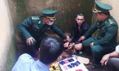Bắt giữ kẻ vận chuyển 2.000 viên ma túy đến căn nhà hoang ở Quảng Trị
