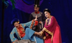 Bỏ bớt chi tiết tàn bạo, kịch 'Tấm Cám' do đạo diễn người Singapore dàn dựng hút khán giả