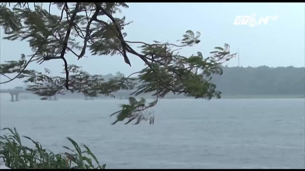 Người dân 'tay xách nách mang' trở lại Sài Gòn sau 3 ngày nghỉ Tết Dương lịch 2018