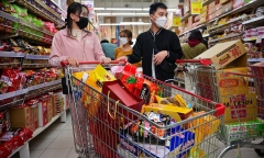 Siêu thị mở cửa xuyên Tết