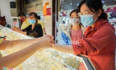 Lỗ hơn 3 triệu đồng/lượng sau hơn một tháng mua vàng