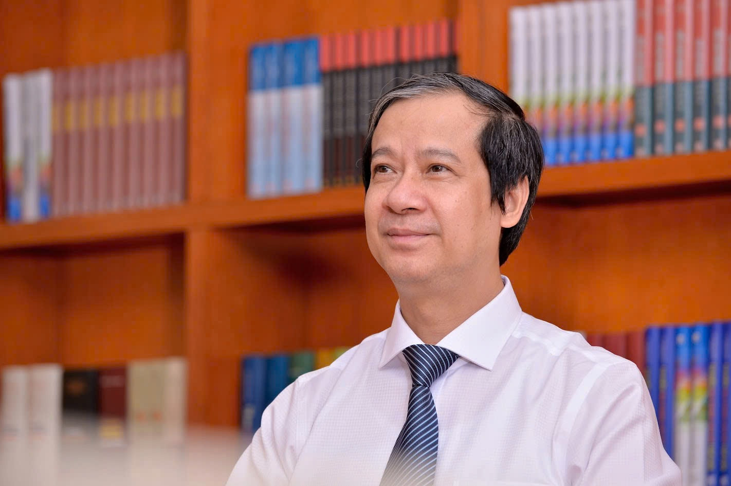 Bức tranh đặc biệt của nữ sinh trường khiếm thị tặng Thủ tướng ở lễ khai giảng