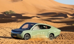 Xe địa hình năng lượng mặt trời chạy hơn 700 km không cần sạc
