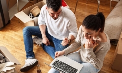 Càng giàu càng phải tiết kiệm: Cựu giám đốc Microsoft và Yahoo là minh chứng