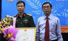 Xạ thủ Hoàng Xuân Vinh được vinh danh tại quê nhà