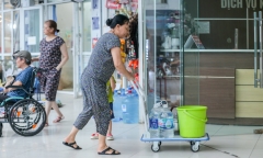 Mất nước gần nửa tháng, cư dân KĐT ở Hà Nội vẫn nhận hóa đơn cao gấp 6 lần