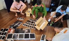 Mua 400 điện thoại iPhone qua mạng ở Trung Quốc về Việt Nam tiêu thụ