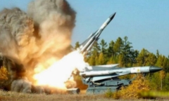 Nga bắn nổ kho đạn dược, đánh chặn tên lửa S-200 của Ukraine