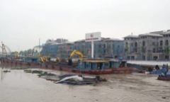 Hai sà lan chở than gặp nạn trên sông Tam Bạc ở Hải Phòng