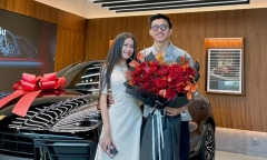Văn Hậu lên đời xe mới, tay trong tay hạnh phúc với bạn gái Doãn Hải My