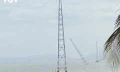 Trụ điện trên biển bị đâm nghiêng, đảo Hòn Tre ở Kiên Giang bị ngắt điện
