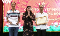 Vụ bé trai bị ném xuống sông: Vinh danh cha con chở ghe lúa cứu cháu bé