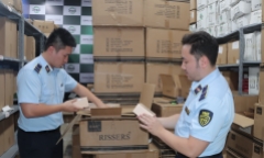 Thu giữ 10.000 chai nước hoa không rõ nguồn gốc bán trên tài khoản Tiktok Phan Thủy Tiên