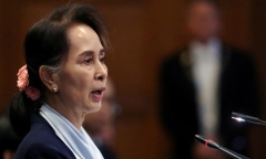 Bà Aung San Suu Kyi ra tòa